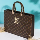 HANDLE L.V BAG