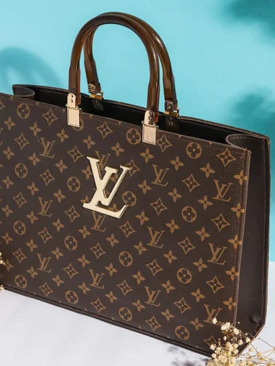 HANDLE L.V BAG
